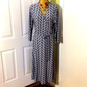 Very pretty and comfortable dress